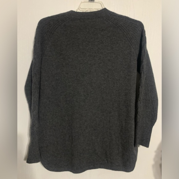 Griffen Cashmere Women's V-Neck Gray Cable knit Sweater - Picture 4 of 5